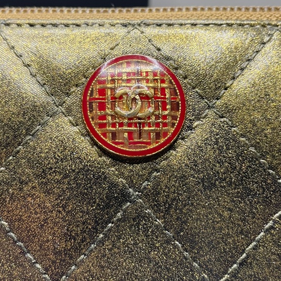 Authentic CHANEL Metallic Winter Wallet - Picture 3 of 9
